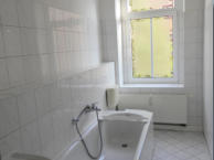 Bad mit Fenster (Blick von Badtr)